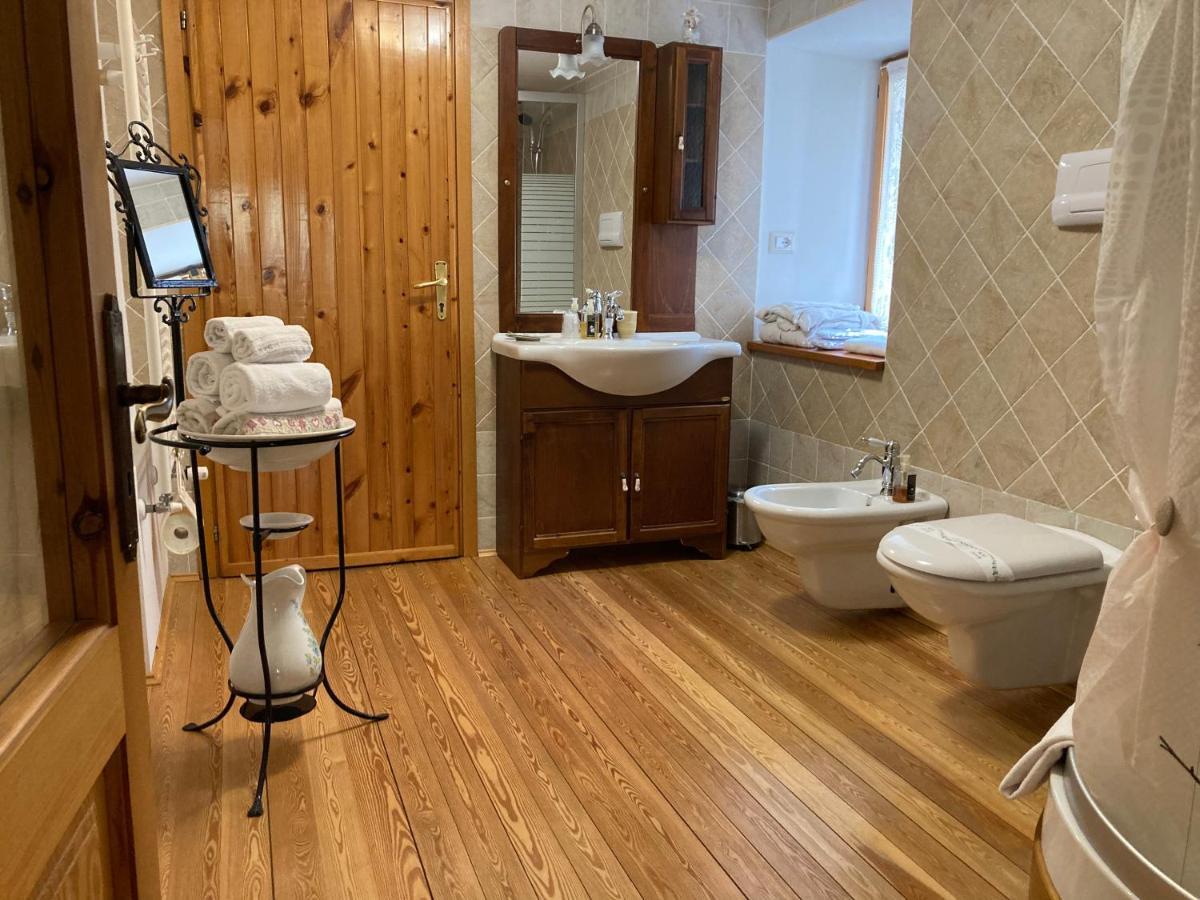 B&B Maison Vallomy Lillianes Eksteriør billede