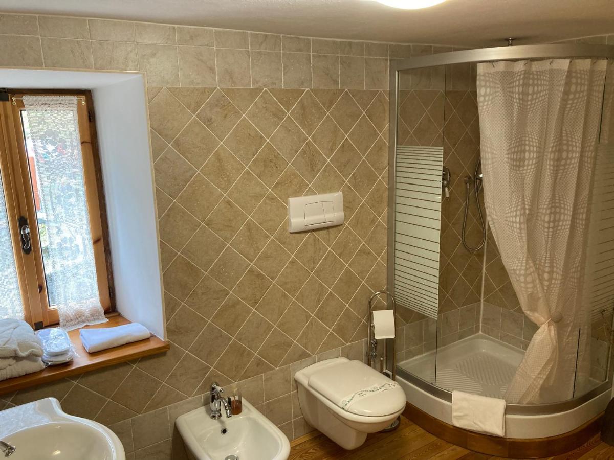 B&B Maison Vallomy Lillianes Eksteriør billede